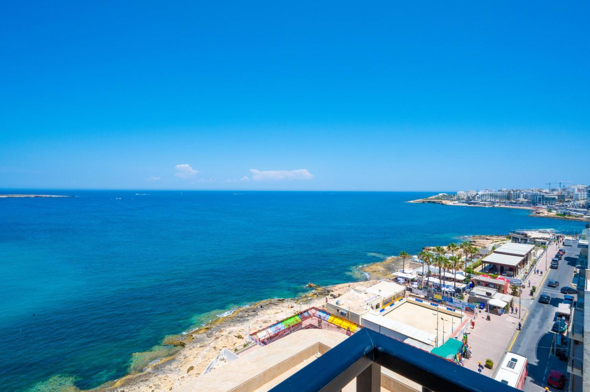Islet Promenade Seafront Penthouse With Breathtaking Seaviews And Private Hot Tub On The Large Terrace By Getawaysmalta Leilighet San Pawl il-Baħar Eksteriør bilde