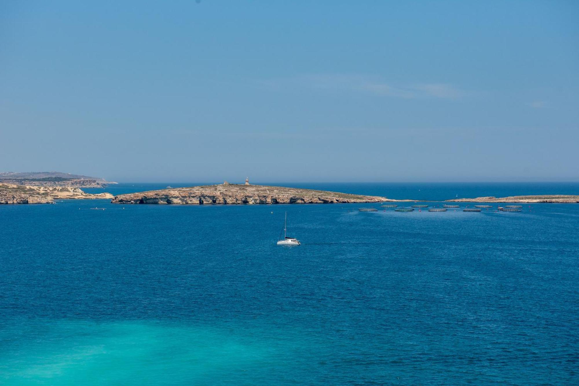 Islet Promenade Seafront Penthouse With Breathtaking Seaviews And Private Hot Tub On The Large Terrace By Getawaysmalta Leilighet San Pawl il-Baħar Eksteriør bilde