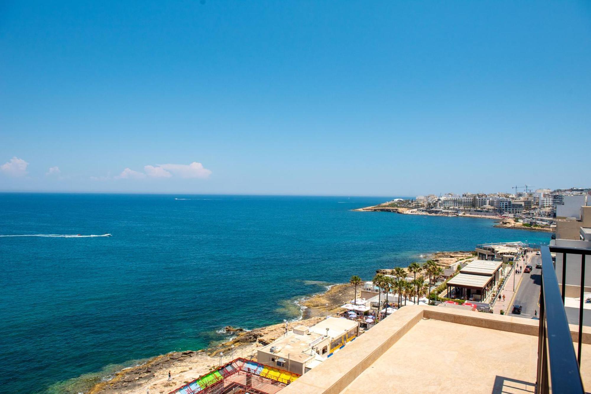 Islet Promenade Seafront Penthouse With Breathtaking Seaviews And Private Hot Tub On The Large Terrace By Getawaysmalta Leilighet San Pawl il-Baħar Eksteriør bilde